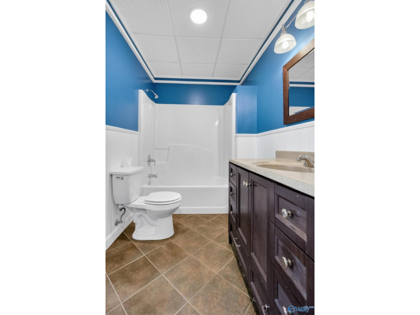 Enjoy lakeside living in this beautifully updated 1BR/1BA condo - photo 11
