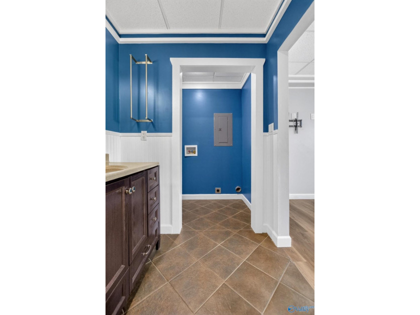 Enjoy lakeside living in this beautifully updated 1BR/1BA condo - photo 12
