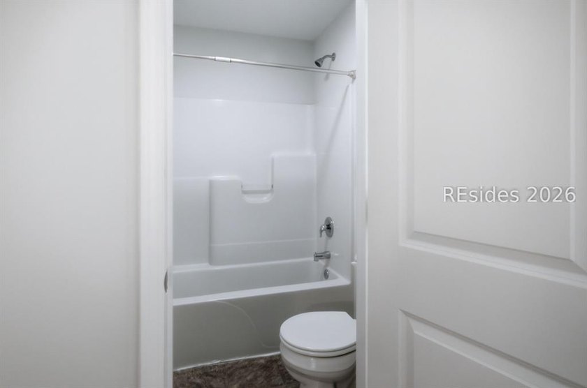 Beautifully maintained home with 3BR 2.5 BA with a great - photo 31