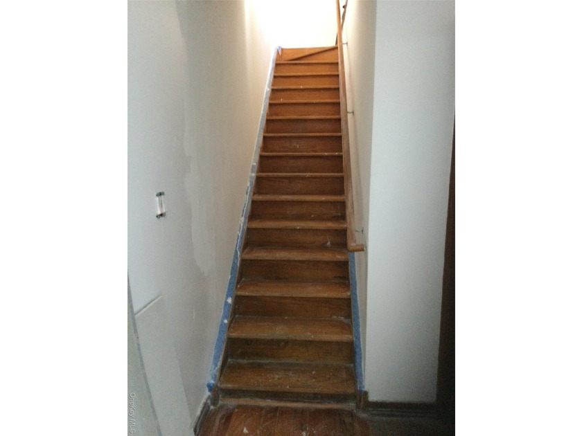 Welcome to 179 Monroe St,Apt 1A Discover this stylish 2-bedroom - photo 3
