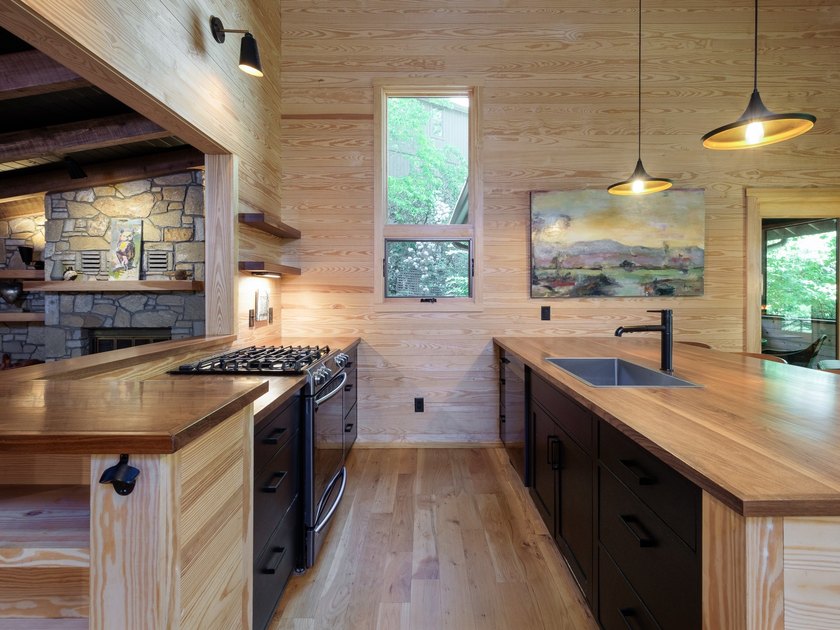 212 Southeast Shore Drive offers a level of craftsmanship and - photo 12