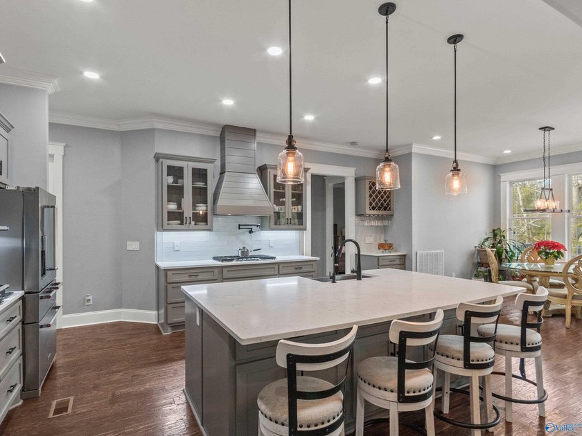 Welcome to a truly extraordinary residence where modern luxury - photo 15