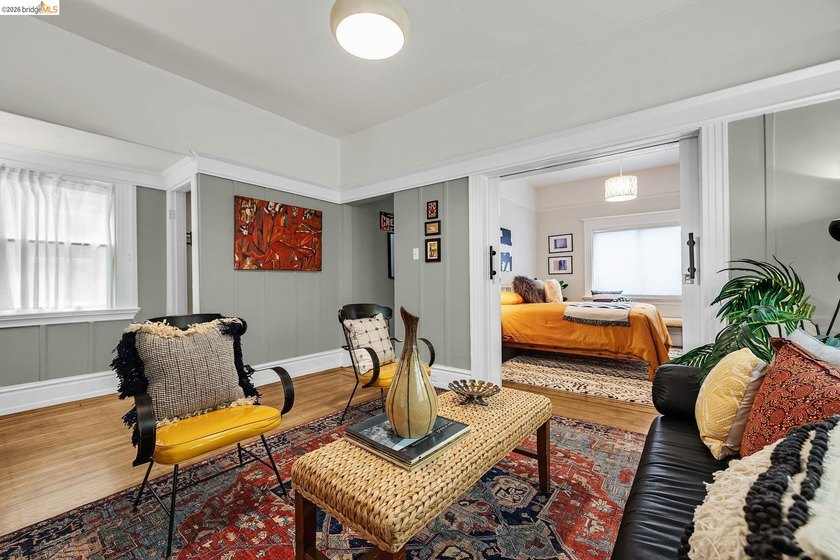 Set in a dynamic, authentically urban pocket, the neighborhood - photo 8