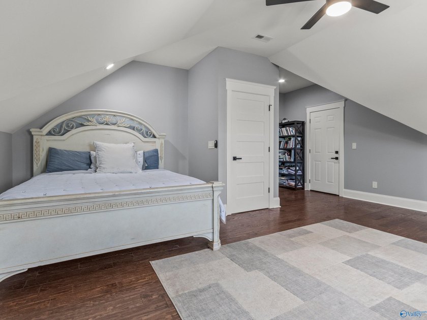 Welcome to a truly extraordinary residence where modern luxury - photo 30