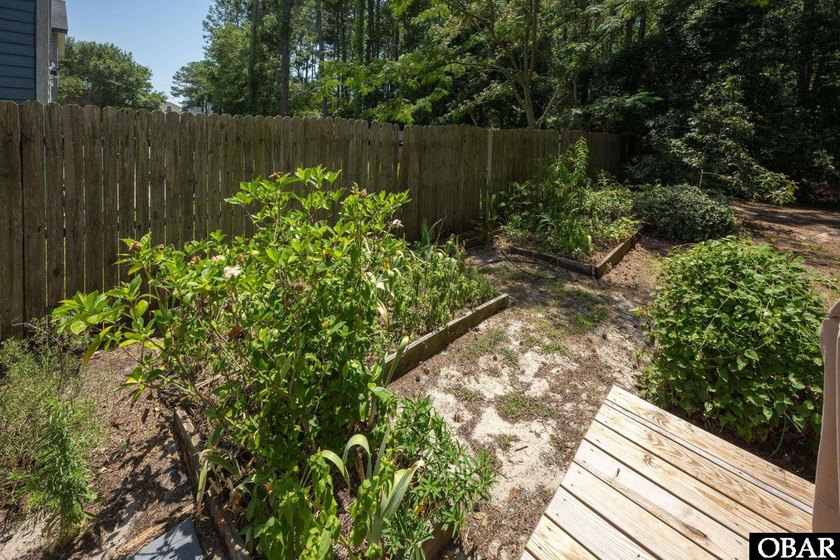 Well-maintained and move-in ready, this 3-bedroom, 2-bath home - photo 31