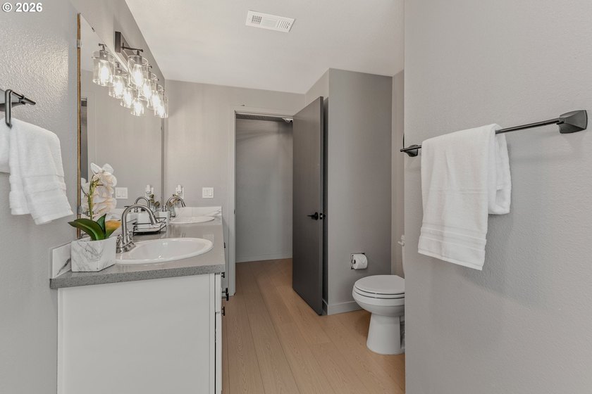Like new home with a lower interest rate payment! Seller willing - photo 27