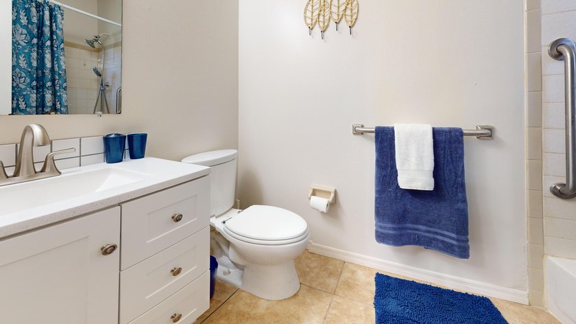 Seller is willing to assist with buyer closing costs with an - photo 4