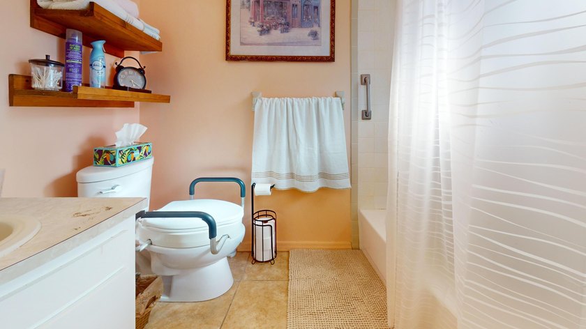 Seller is willing to assist with buyer closing costs with an - photo 5
