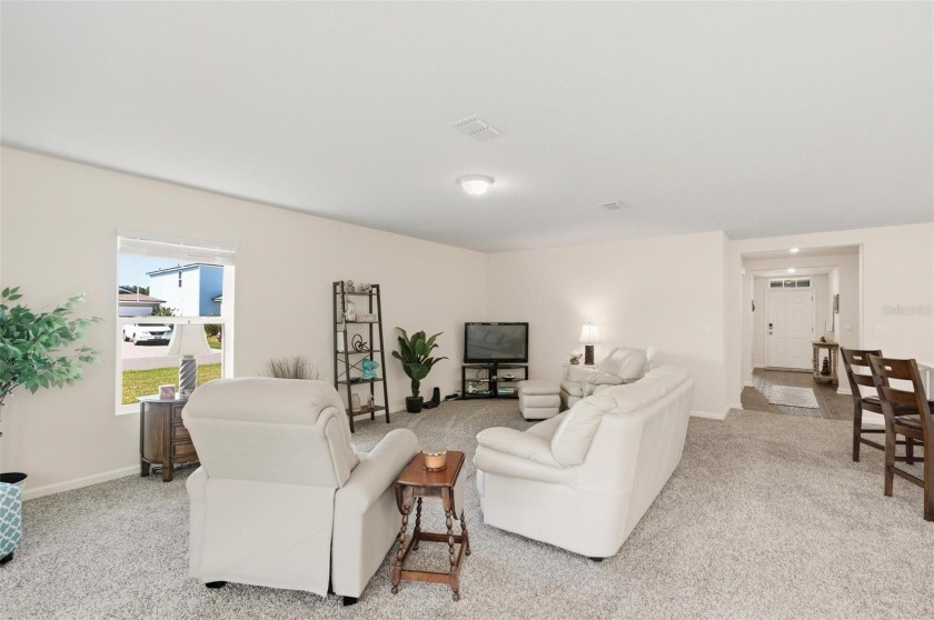 Short Sale. BRING ALL OFFERS! This beautiful home is perfectly - photo 22
