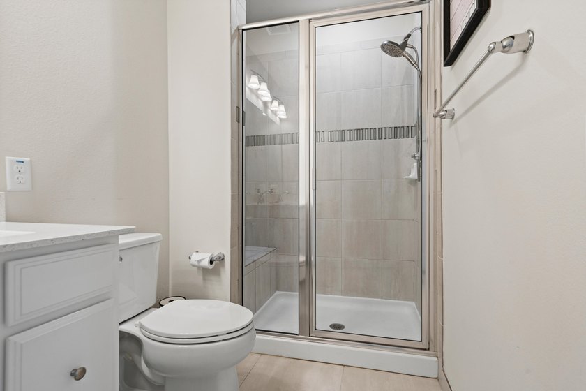 Welcome to this beautifully maintained 2021-built home offering - photo 17