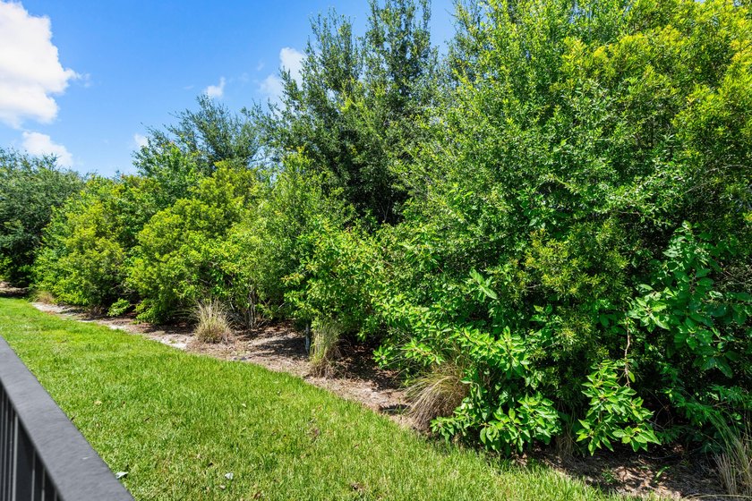 Welcome to this beautifully maintained 2021-built home offering - photo 26