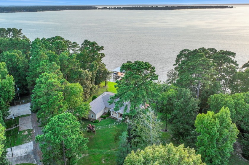 Private Waterfront Home on 1 Acre! SOLD - photo 4