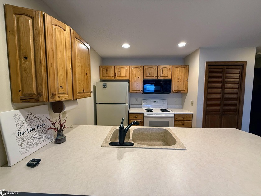 Lakeside comfort and updated style come together in this fully - photo 3