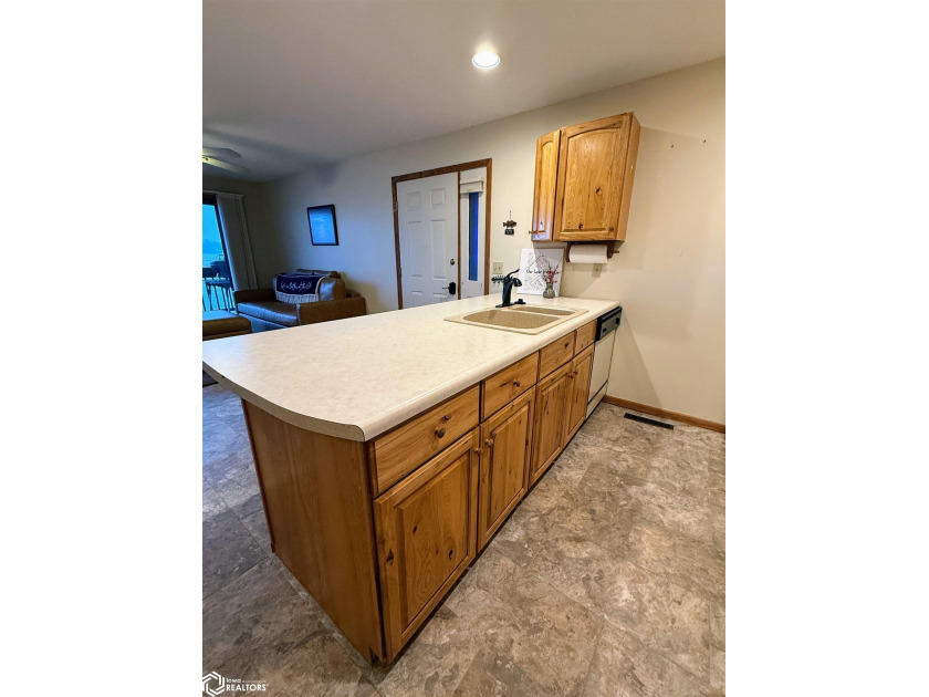 Lakeside comfort and updated style come together in this fully - photo 6
