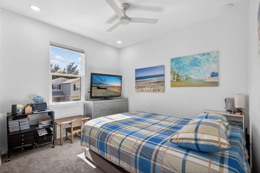 This beautifully maintained 3-bedroom, 2.5-bath home offers - photo 29