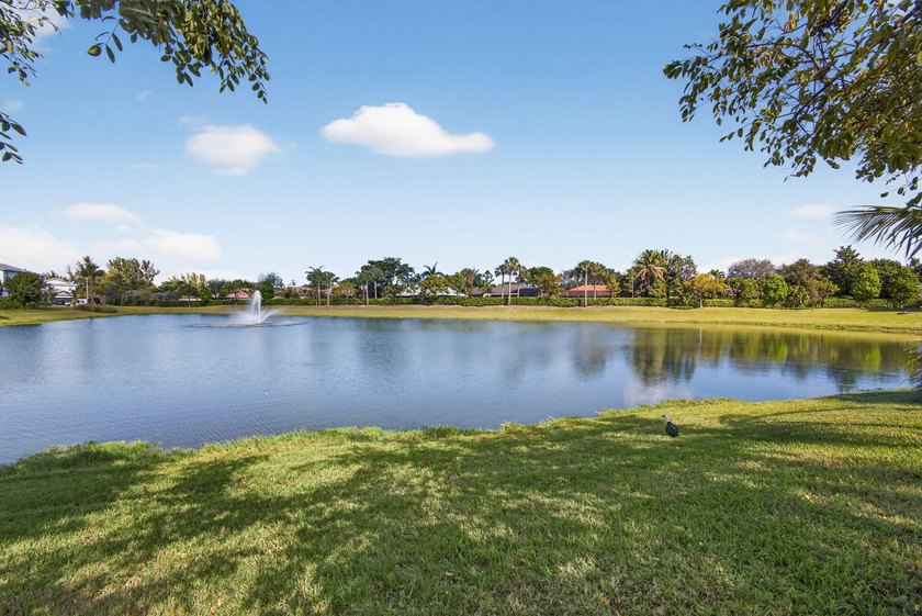 This beautifully maintained 3-bedroom, 2.5-bath home offers - photo 38