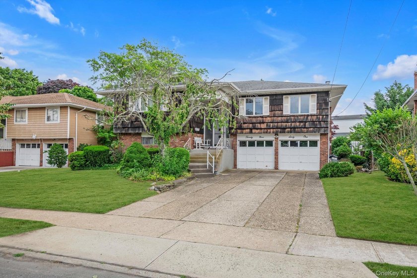 Great Opportunity to Own a Spacious 6 Bedroom, 3 Bath Hi Ranch - photo 20