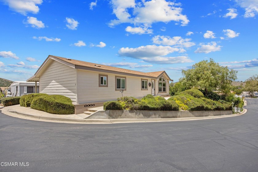 Excellent 55+ Camarillo Springs, Single-Story Retreat with views - photo 32