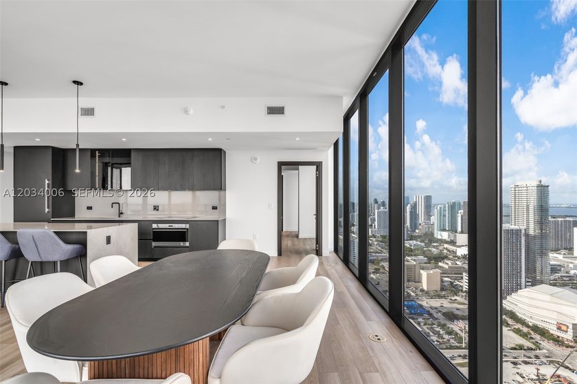 Experience luxury resort-style living in this furnished corner - photo 8