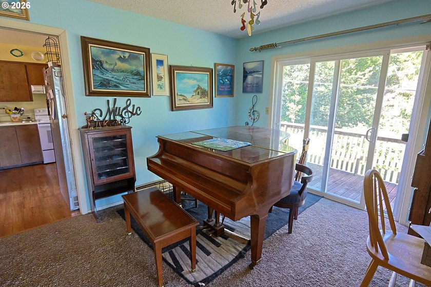 BAY VIEW - 3904 Sq Ft home on a 100 X 112 lot with a circular - photo 13