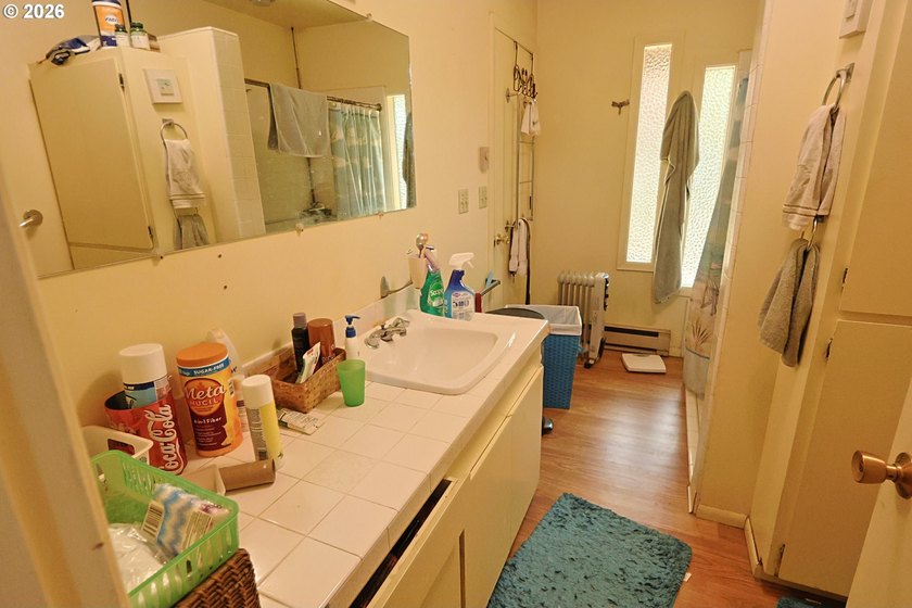 BAY VIEW - 3904 Sq Ft home on a 100 X 112 lot with a circular - photo 18