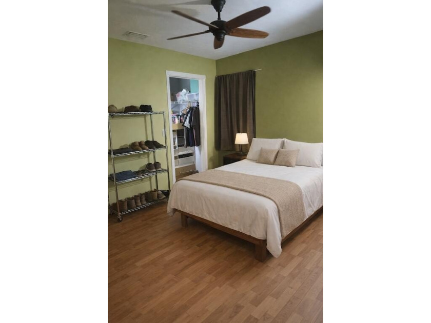 Open-Concept Pool Home with private 4th Bedroom suite No HOA! - photo 21
