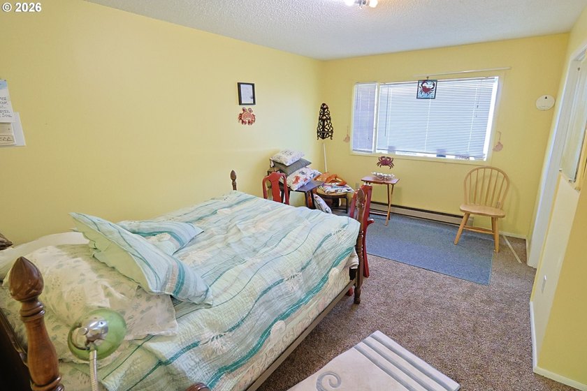 BAY VIEW - 3904 Sq Ft home on a 100 X 112 lot with a circular - photo 22