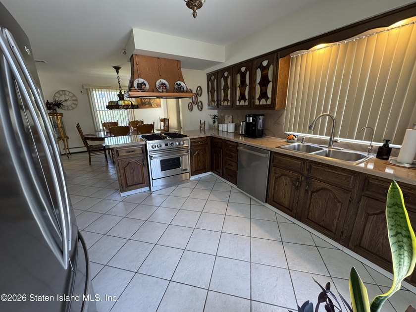 First time being offered for sale! Beautiful Center Hall - photo 29