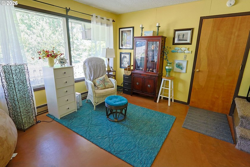 BAY VIEW - 3904 Sq Ft home on a 100 X 112 lot with a circular - photo 31