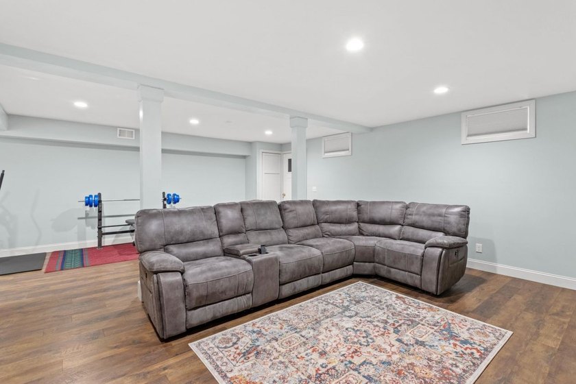 Welcome to 10 Pacific Drive, set on a quiet cul-de-sac and - photo 19