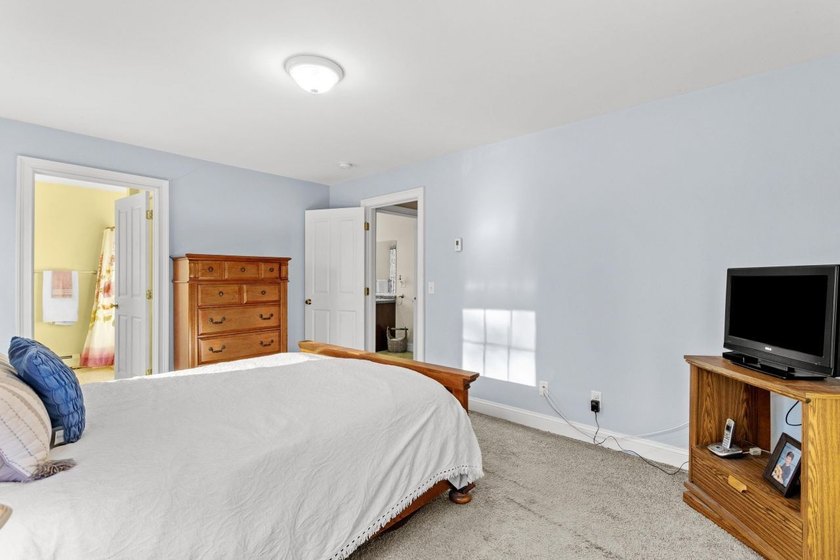 Welcome to 10 Pacific Drive, set on a quiet cul-de-sac and - photo 24