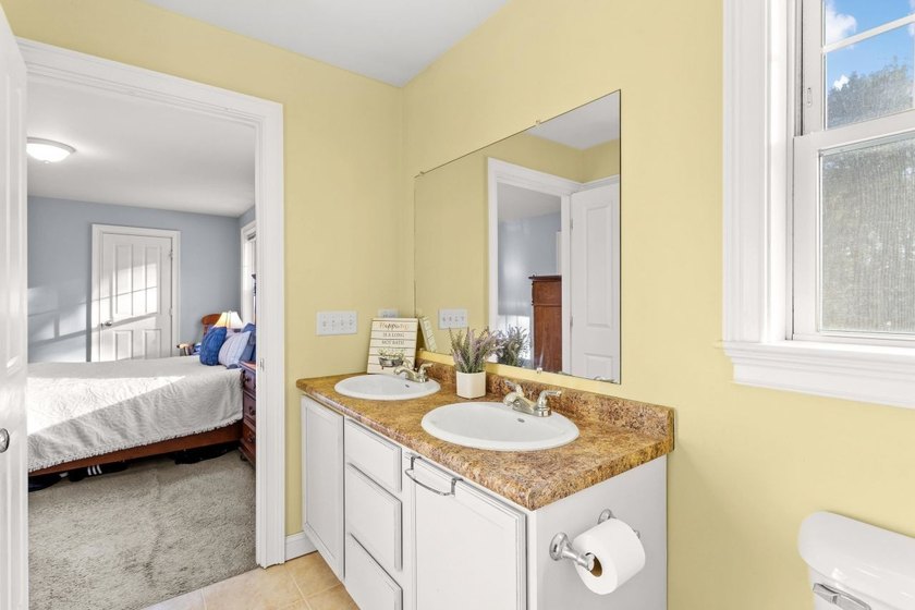 Welcome to 10 Pacific Drive, set on a quiet cul-de-sac and - photo 26