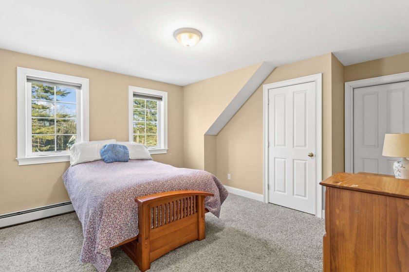 Welcome to 10 Pacific Drive, set on a quiet cul-de-sac and - photo 29