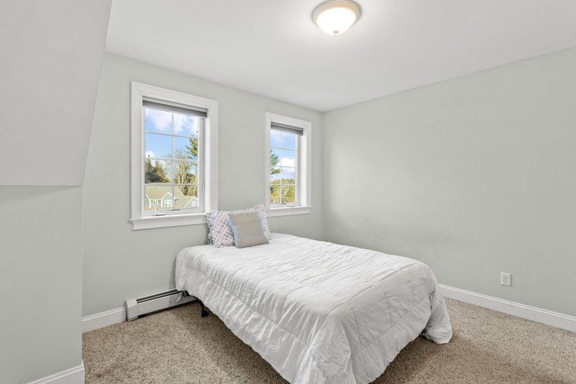 Welcome to 10 Pacific Drive, set on a quiet cul-de-sac and - photo 32