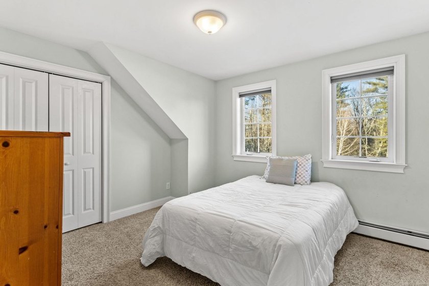 Welcome to 10 Pacific Drive, set on a quiet cul-de-sac and - photo 34