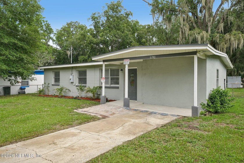 Completely remodeled and move in ready, this 4 bedroom, 2 - photo 38