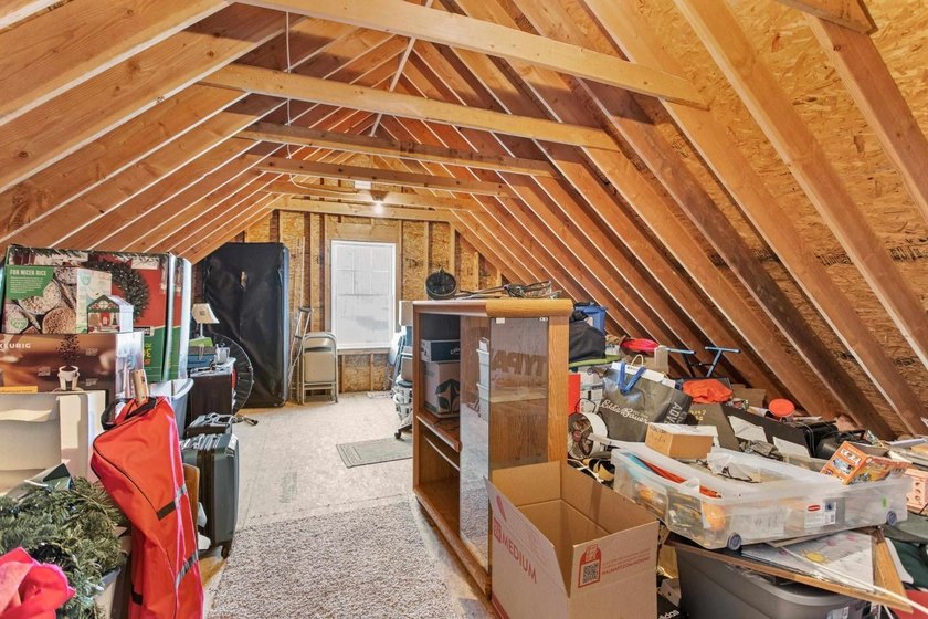 Welcome to 10 Pacific Drive, set on a quiet cul-de-sac and - photo 38