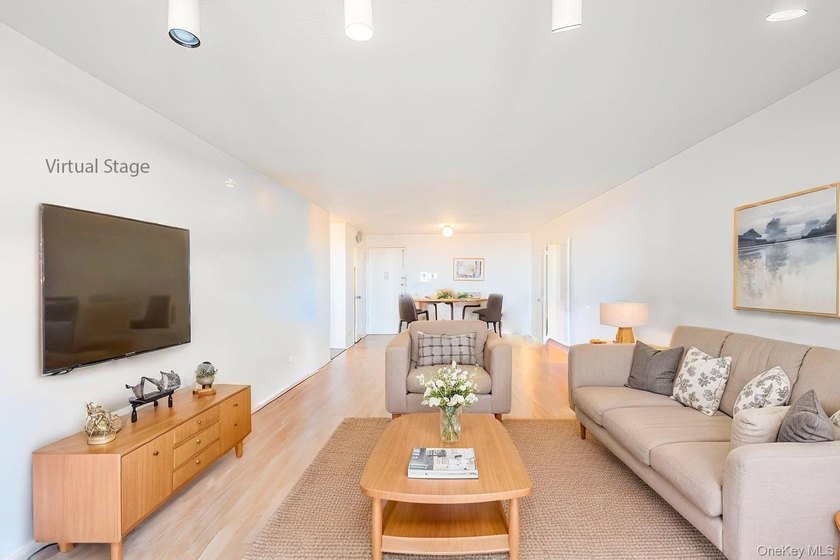 Beautiful high-floor 1-bedroom, 1-bath condo. This bright and - photo 39
