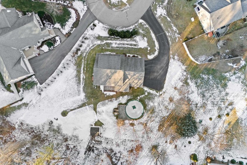 Welcome to 10 Pacific Drive, set on a quiet cul-de-sac and - photo 48