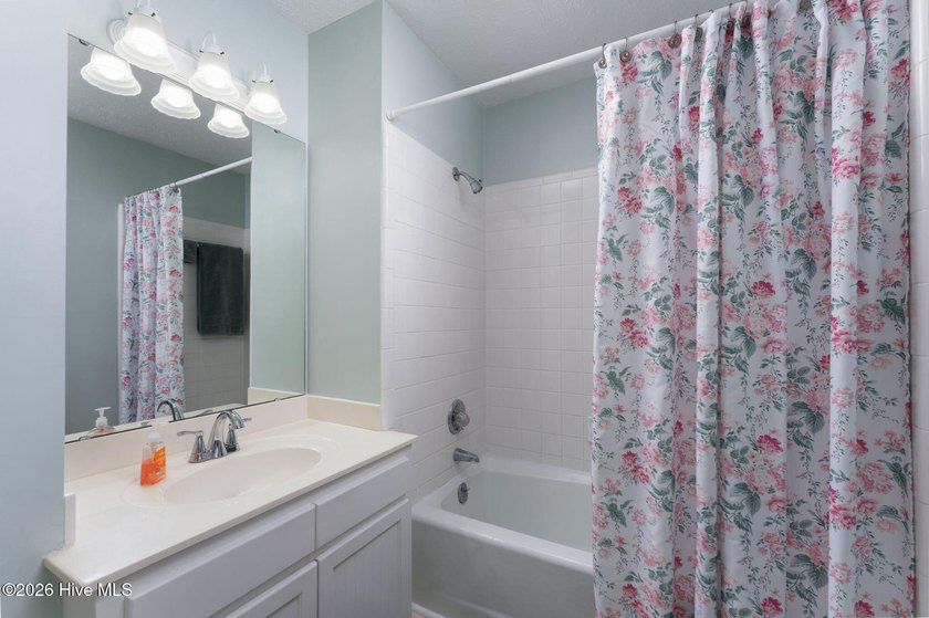 What luck! This charmer is back on the market! Looking for a gem - photo 22