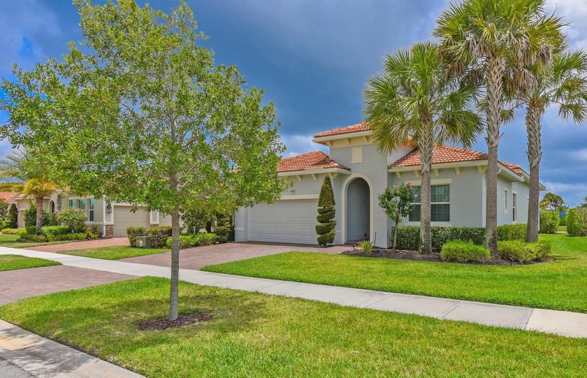 Stunning 3 bedroom home in PGA Verano. Featuring a 15x30 premium - photo 5