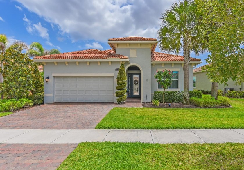 Stunning 3 bedroom home in PGA Verano. Featuring a 15x30 premium - photo 6