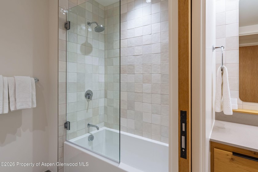 Electric Pass Lodge Residence 503, a pristine 2-bed/2-bath condo - photo 15