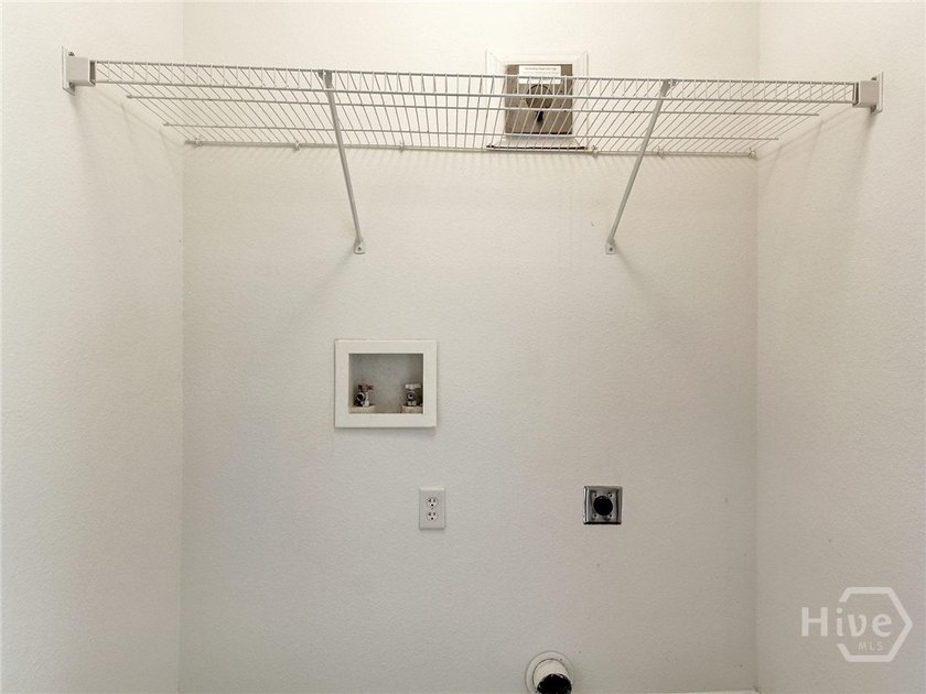 Welcome home to this charming 3 bedroom, 2.5 bath townhome - photo 22