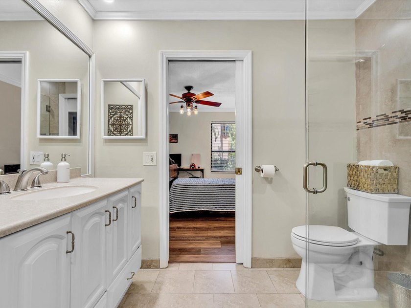 Move right into this beautifully updated, 1st floor, 2 BR, 2 BTH - photo 23