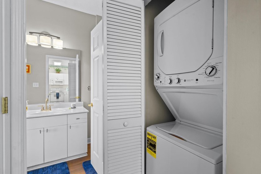 Beautiful 1-bedroom, 1-bath end unit located in the highly - photo 12