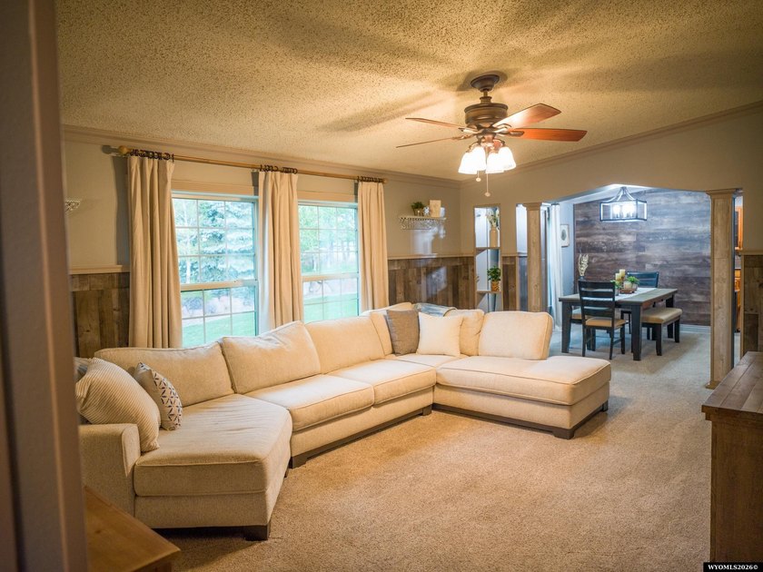 Minutes from Flaming Gorge, this exceptional 2.2-acre property - photo 21