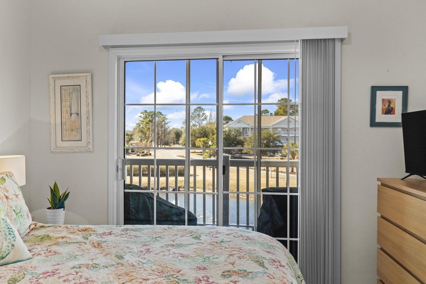 Beautiful 1-bedroom, 1-bath end unit located in the highly - photo 22