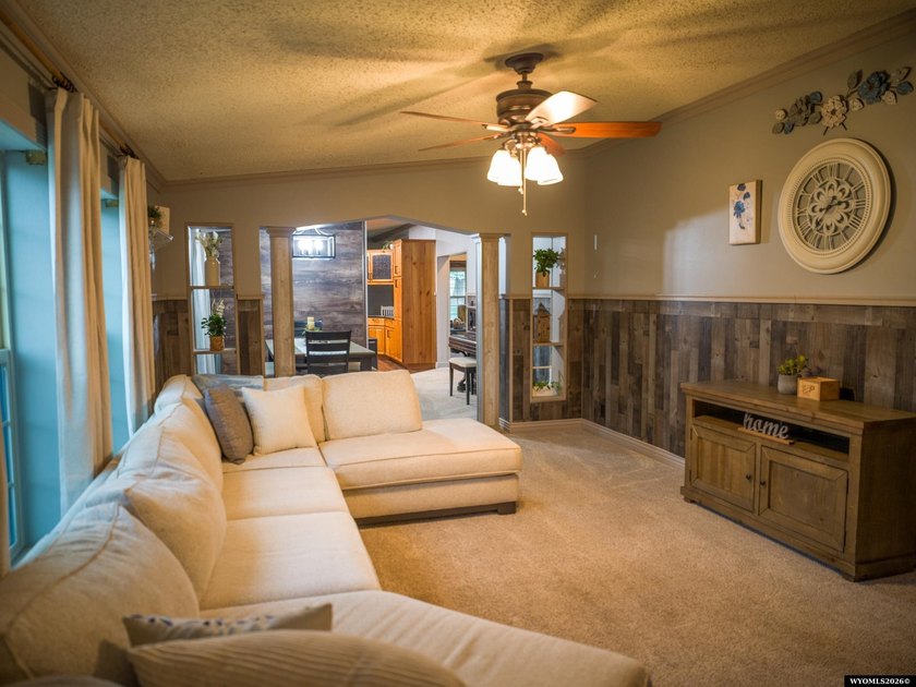 Minutes from Flaming Gorge, this exceptional 2.2-acre property - photo 22