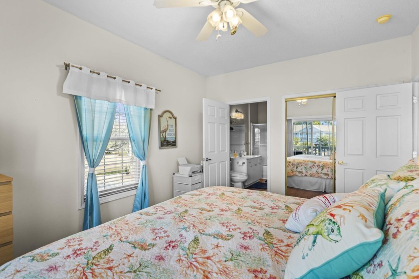 Beautiful 1-bedroom, 1-bath end unit located in the highly - photo 23